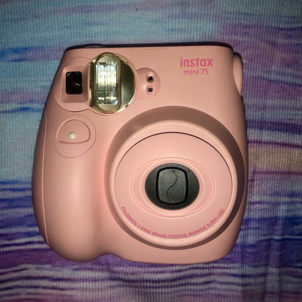 Fujifilm instax mini 7s light pink camera with carrying case
